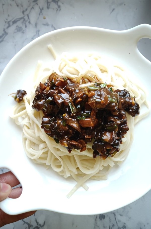 Noodles with Mushroom Fried Sauce recipe