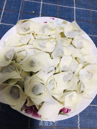 Fresh Pork Wonton "wild Vegetables" recipe