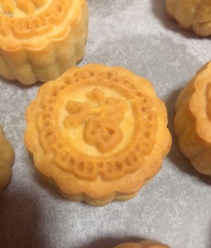 Old-fashioned Moon Cakes (puff Pastry Moon Cakes without Inverted Syrup) recipe
