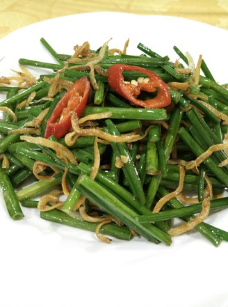 Stir-fried Clove Fish with Chives recipe