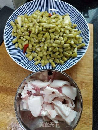 Stir-fried Capers with Oil Residue recipe