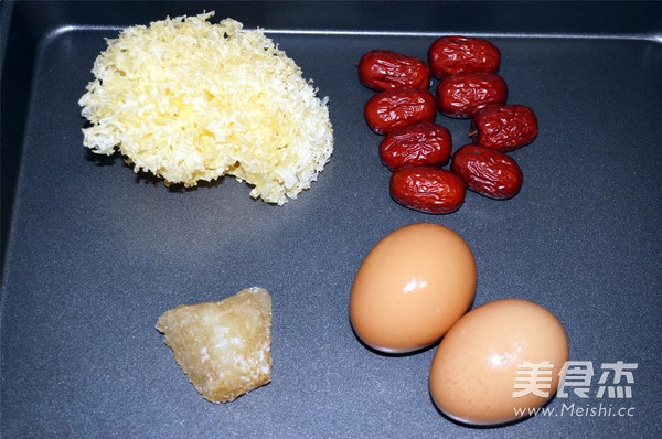 White Fungus, Red Dates and Egg Sweet Soup recipe