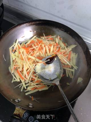 Carrot and Potato Shredded Stir-fry recipe