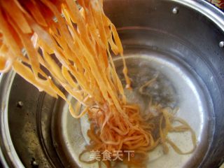 [jianjiang Noodles Made in A Pattern] Cowpea and Potato Shredded Noodles recipe