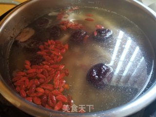 Yam Chicken Feet and Snail Soup recipe