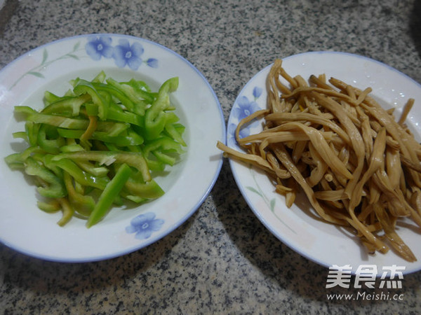 Stir-fried Daylily with Hot Peppers recipe