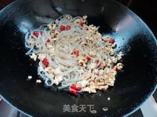 Stir-fried Vermicelli with Minced Meat and Chives recipe