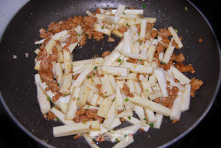 My Son’s Favorite---minced Pork and Rice Noodles recipe