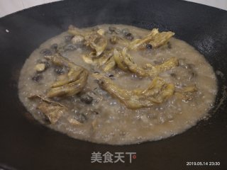 Snail and Duck Feet in Clay Pot recipe