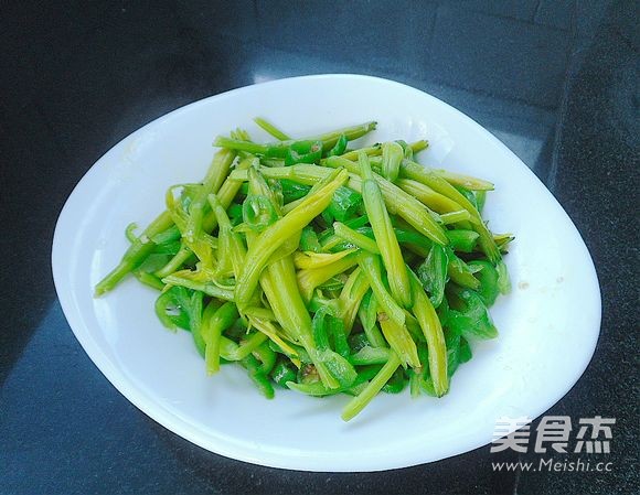 Spicy Stir-fried Daylily recipe