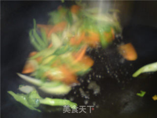Intestine Cleansing Vegetables After Holidays-stir-fried Black Fungus with Celery recipe