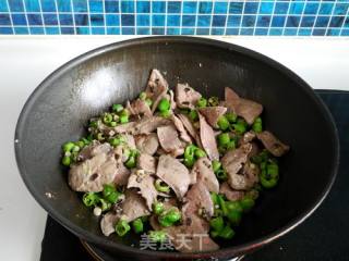 Spicy Fried Pork Liver with Millet recipe