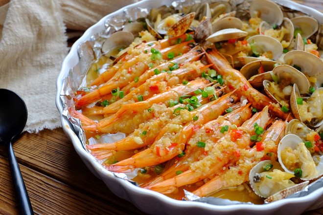 Grilled Clams and Shrimps with Enoki Mushrooms and Garlic recipe