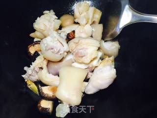 Braised Pig's Trotters with Red Glutinous Rice recipe