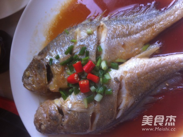 Fried and Steamed Small Yellow Croaker recipe