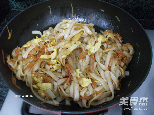 Stir-fried Hor Fun with Three Silks recipe