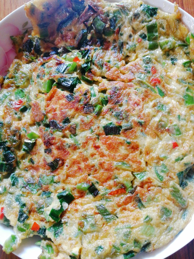 Fried Eggs with Garlic Sprouts recipe