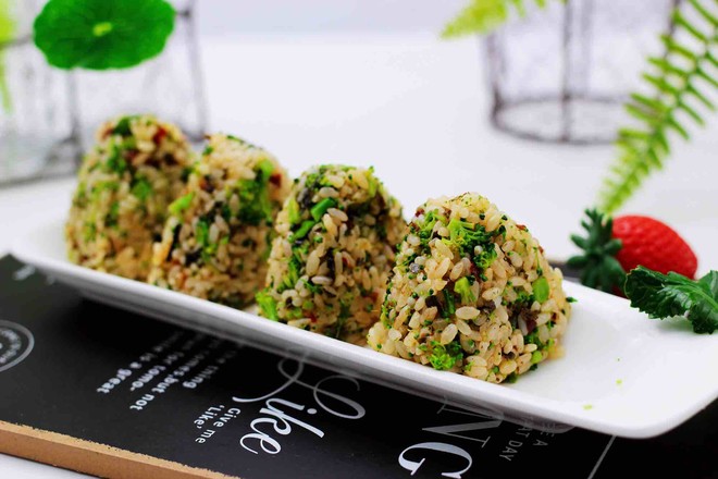 Calcium and Nourishing Sea Green Rice Ball recipe