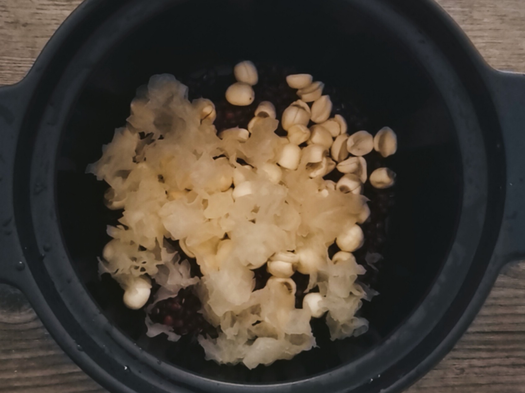 The Method is Super Simple, Warm Red Bean and Lotus Seed and White Fungus Soup, recipe