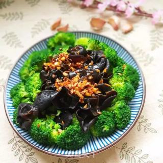 [shandong] Garlic and Broccoli with Fungus recipe
