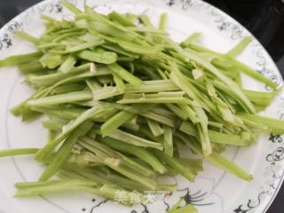 Spicy Stir-fried Convolvulus Stem recipe