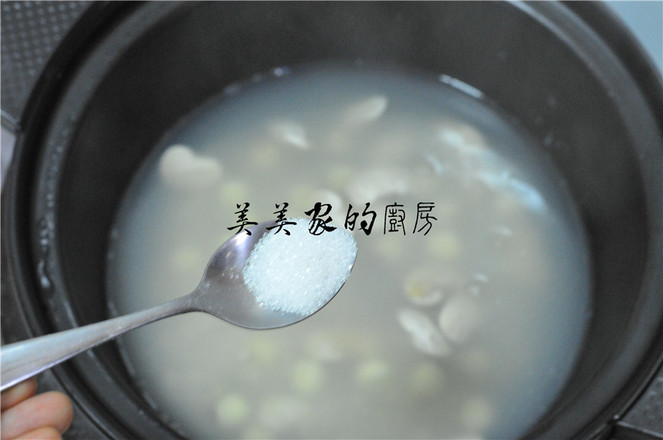 Lotus Seed, Barley, Glutinous Rice and Kidney Bean Congee recipe