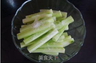 Melon Strips Mixed with Egg Yolk recipe