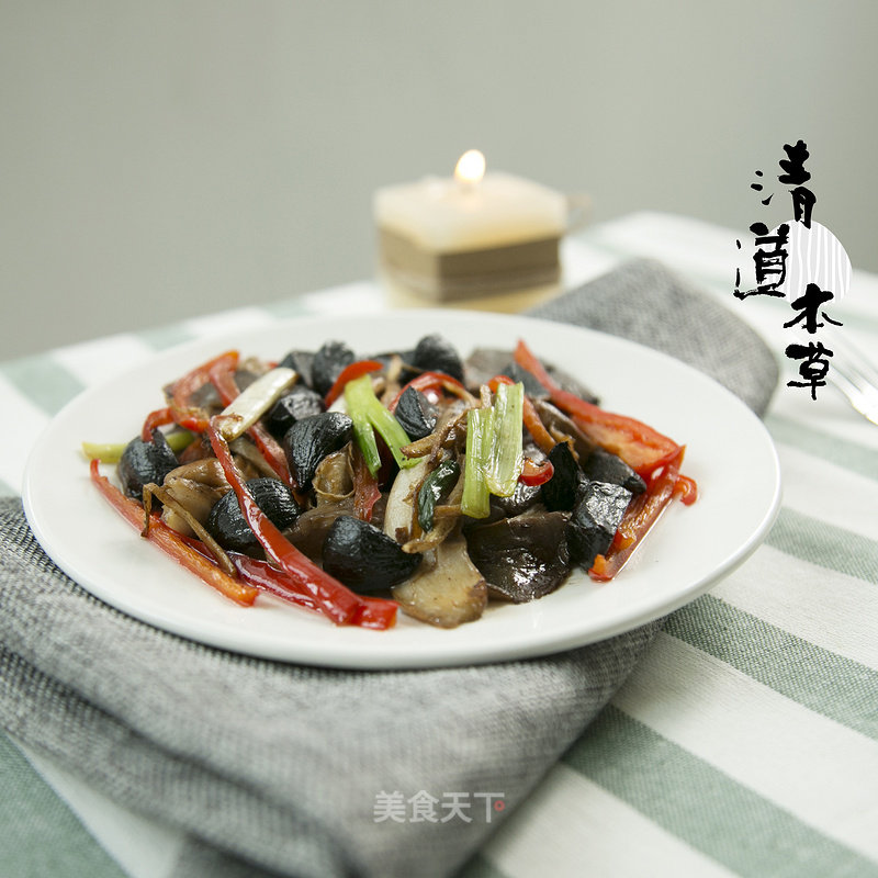 Stir-fried Oyster Mushrooms with Black Garlic recipe