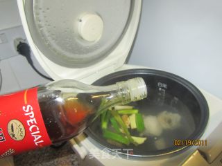 The Rice Cooker Can Also Make Delicious Soup-chicken Leg Soup recipe