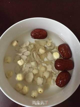 Flower Maw, White Lotus Seed, Red Date, Yam Stewed with Rock Sugar recipe