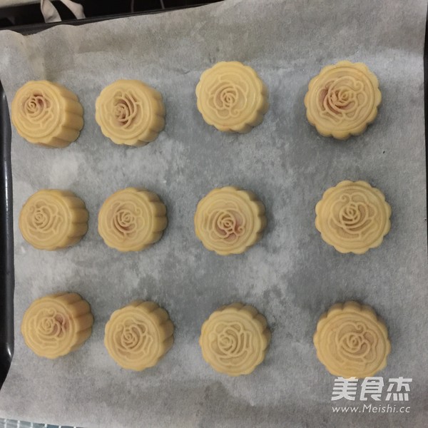 Mooncakes with Egg Yolk and Lotus Seed Paste recipe