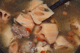 Warm Tonifying Qi, Nourishing Pork Ribs and Lotus Root Sibao Soup recipe