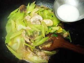 Quick-fried Side Dish for Beauty and Face-lifting---stir-fried Shrimp with Celery recipe