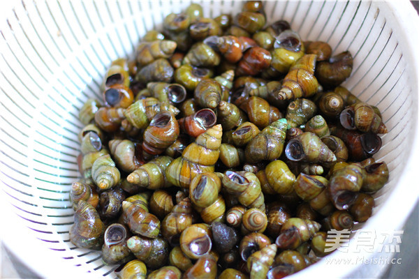 Sauce Fried Snails recipe