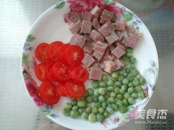 Beef Tomato Toast Pizza recipe