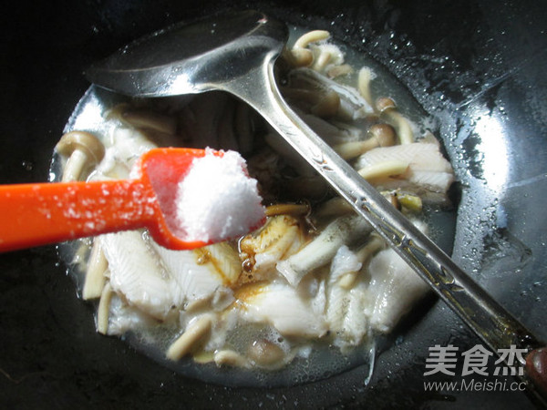 Boiled Shrimp with Crab Mushroom recipe