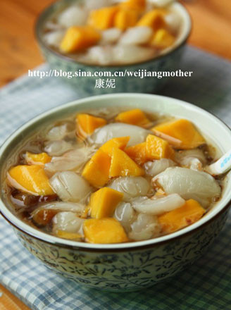 Peach Gum Snow Lotus Seed Tremella Soup recipe
