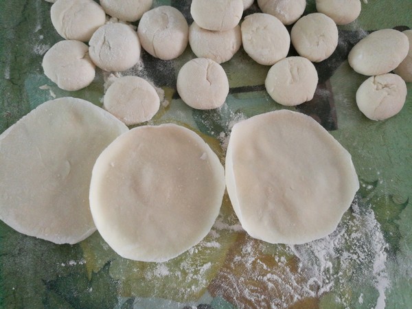 Steamed Dumplings with Celery Stuffing recipe