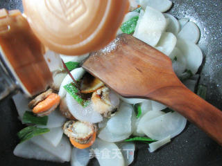 Stir-fried Radish with Scallop Meat recipe