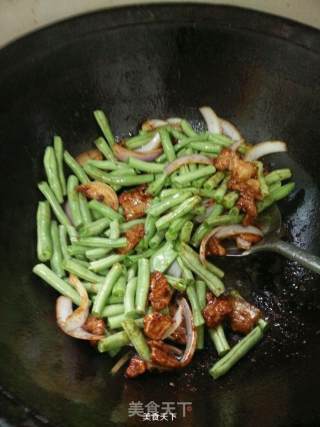 Braised Noodles with Beans recipe