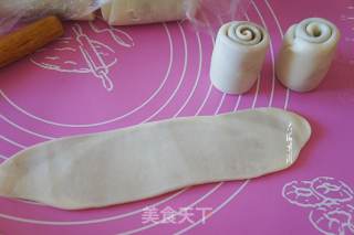 Heart-shaped Meringue Moon Cakes recipe