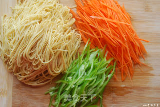 Cold Delicacy for Clearing Away Heat, Moisturizing Lungs, Relieving Cough, Eliminating Phlegm, Nourishing Stomach and Detoxifying—sliced Tofu in Cold Salad recipe