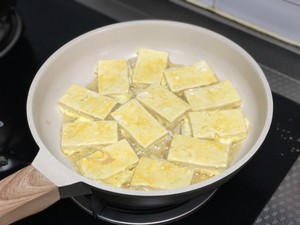 Spicy and Crispy Tofu, No Oven Needed, Tender and Spicy on The Outside recipe