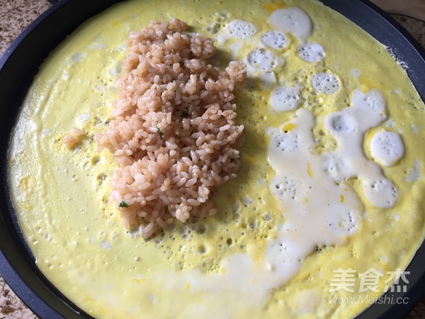 Polka Dot Omelet Rice recipe