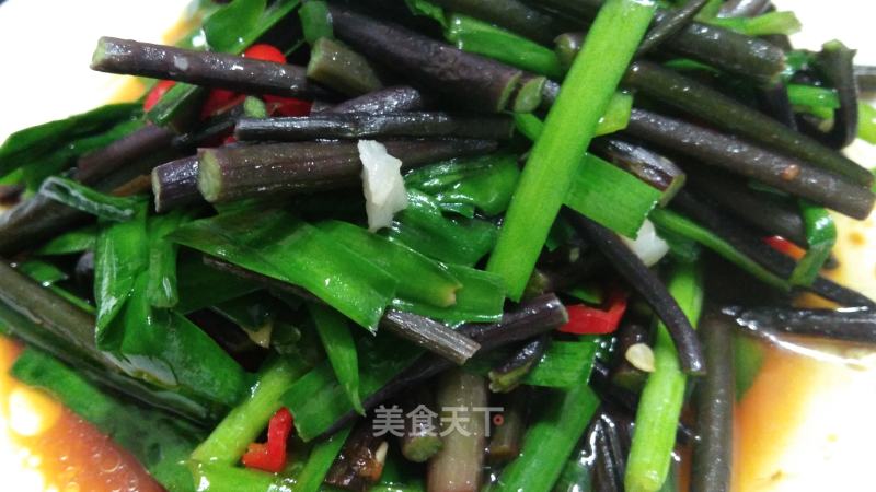 #春食野菜香# Stir-fried Fern with Leek and Wild Flavor recipe