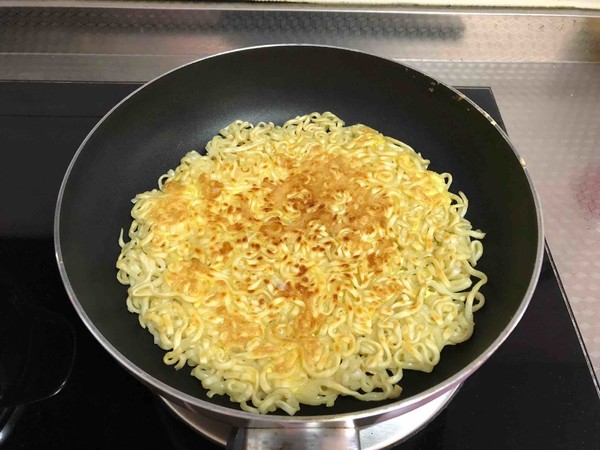 Egg-flavored Instant Noodles recipe