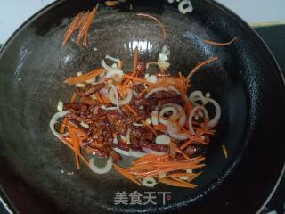 Stir-fried Beef with Carrots and Onions recipe