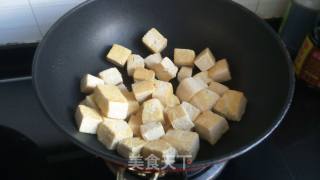 Stir-fried Cabbage with Frozen Tofu recipe