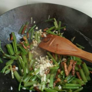 Celery Stir-fried Noodles recipe