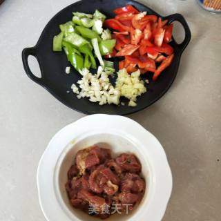 Stir-fried Pasta with Double Pepper Pork Tenderloin recipe